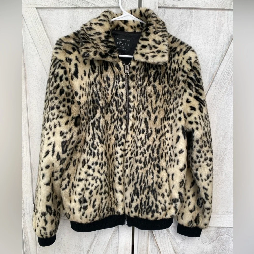 Urban Outfitters Animal Print Bomber Jacket women’s Size Small - Picture 11 of 11